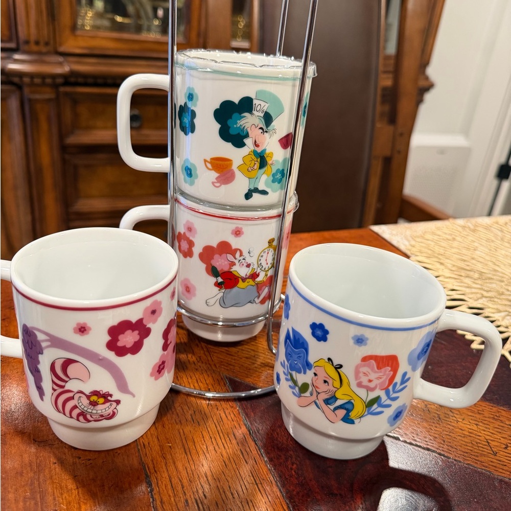 Disney Alice in Wonderland Mug Set - Picture 3 of 6